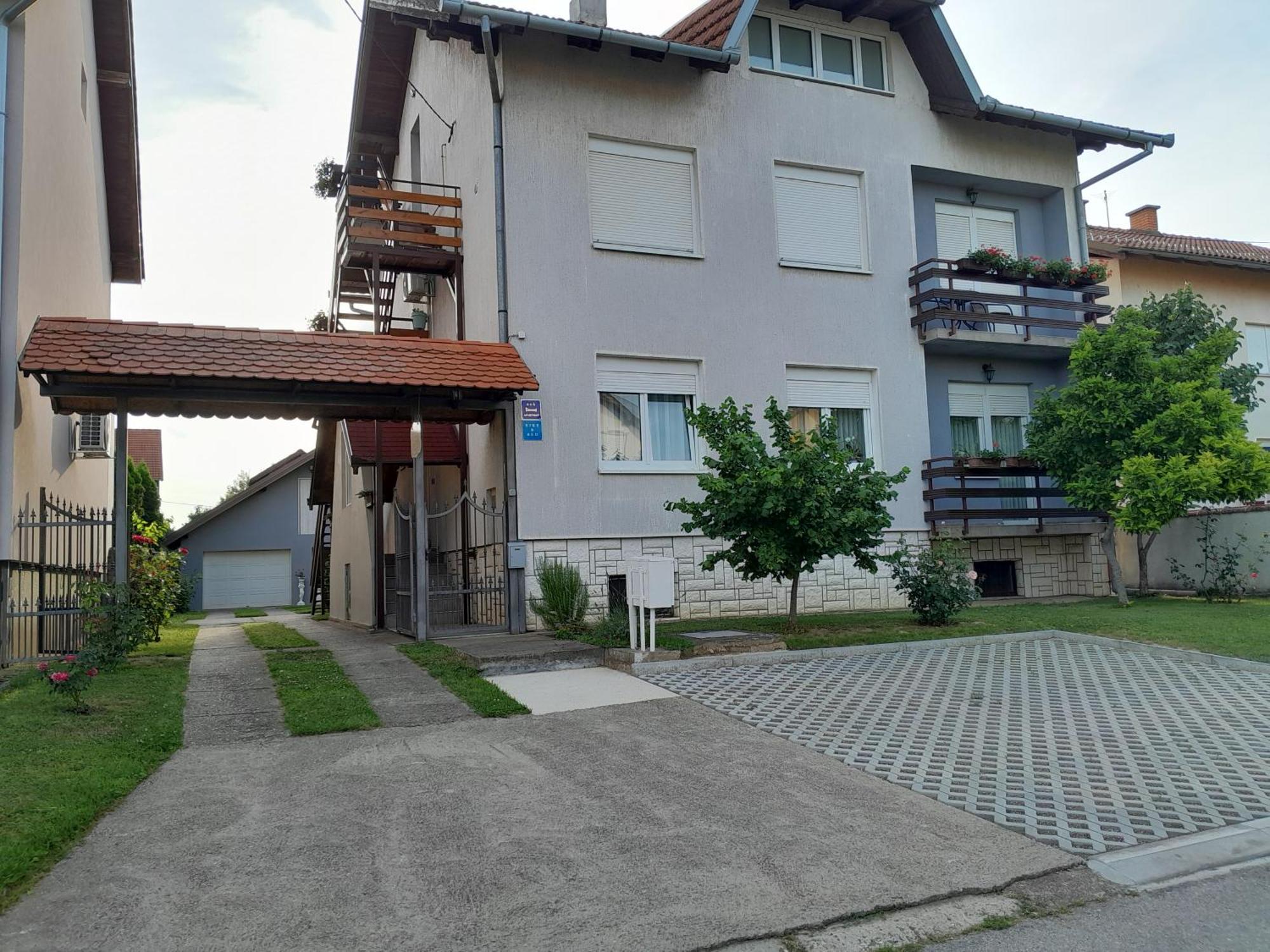 Apartman Kod Dide I Bake Vukovar Exterior foto