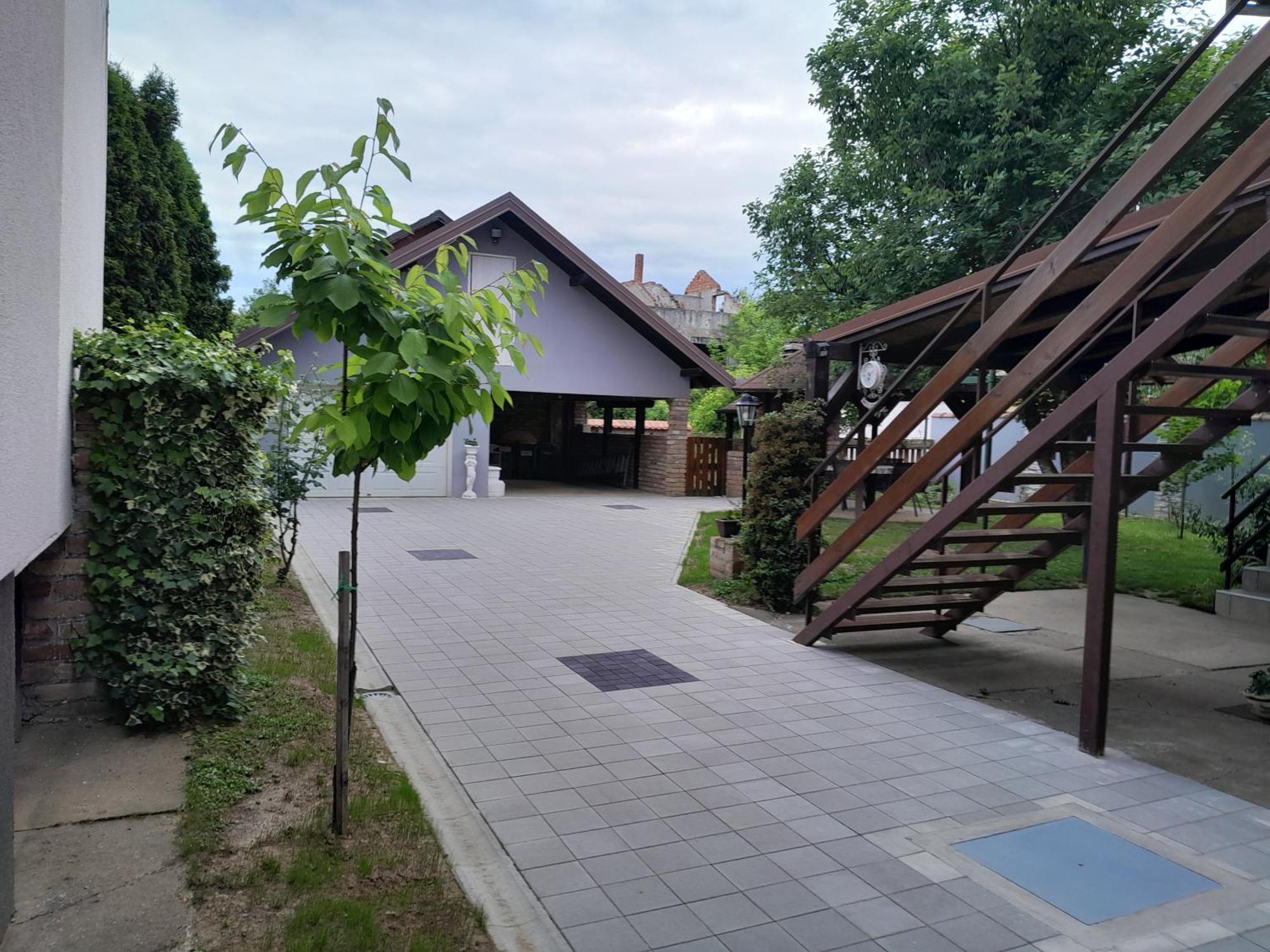 Apartman Kod Dide I Bake Vukovar Exterior foto