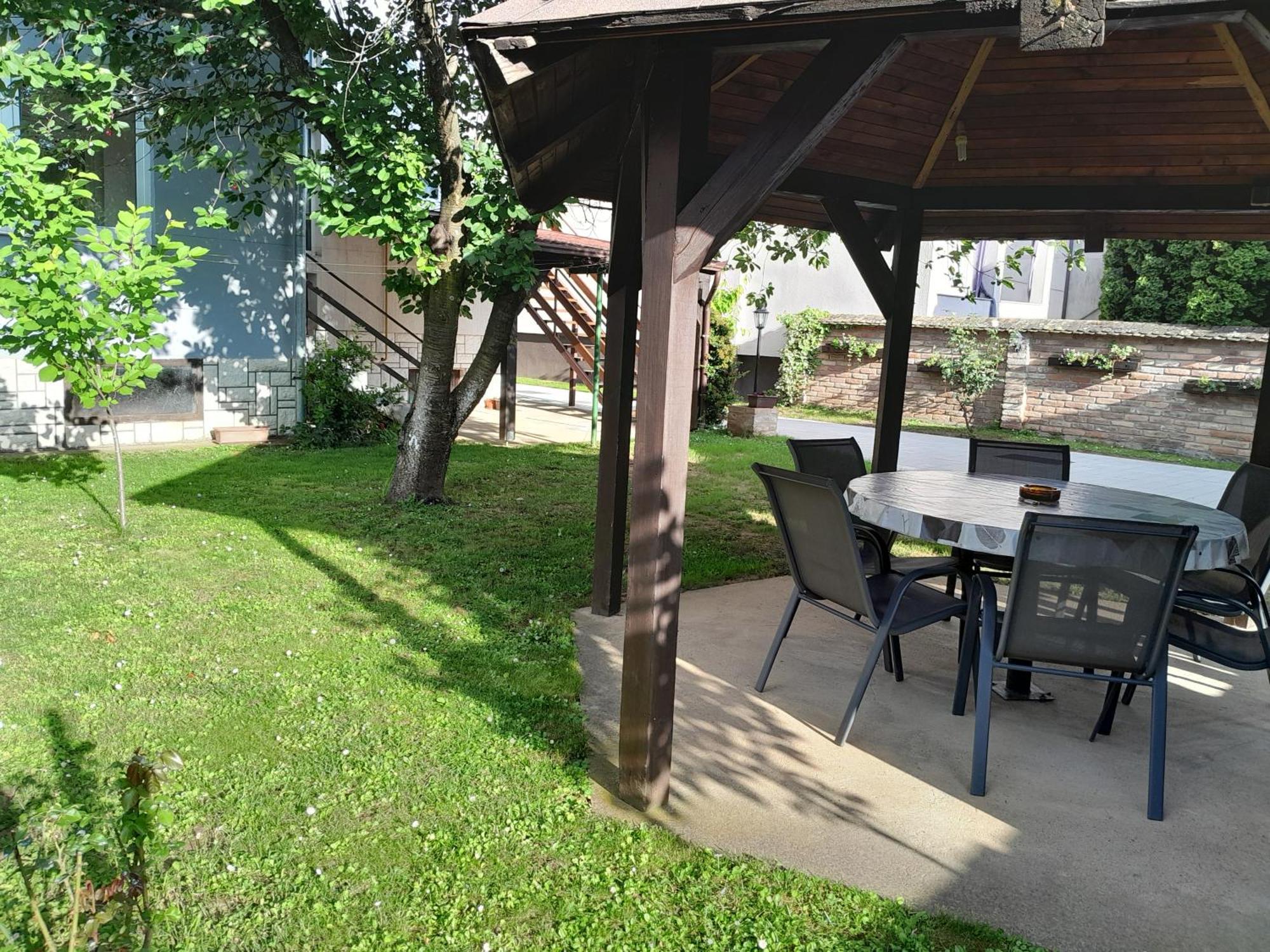 Apartman Kod Dide I Bake Vukovar Exterior foto